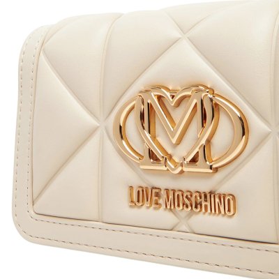 THE EMBOSSED Q WALLET ON CHAIN